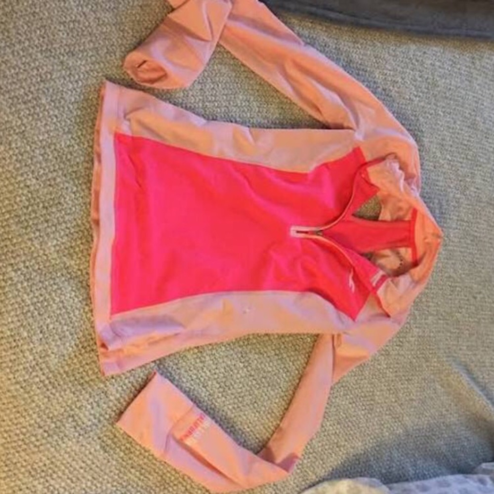 Hollister Pull over
